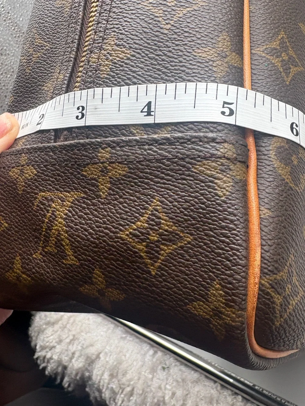 Louis Vuitton Deauville Monogram M47270